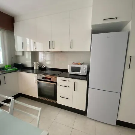 Centro Urbano, Comodo Y Funcional アパート Lalín