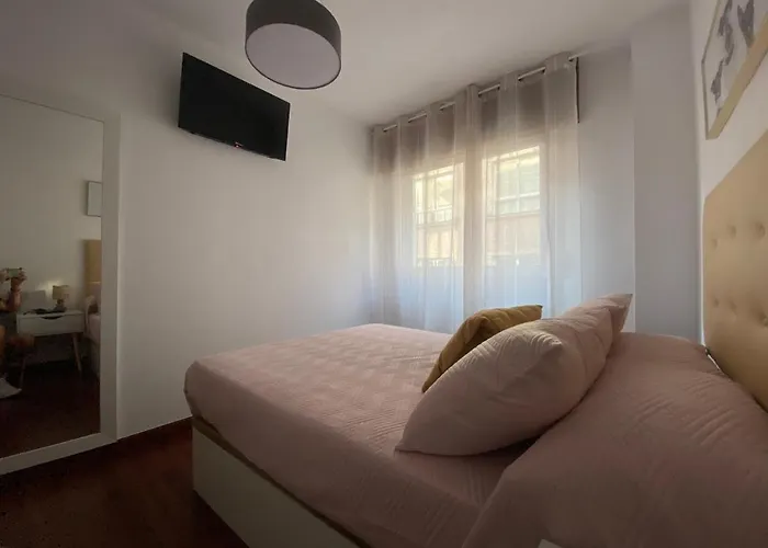 Centro Urbano, Comodo Y Funcional Лалин